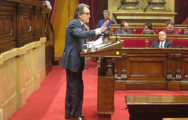 Mas está dispuesto a explicar en el Parlamento catalán el registro en Catdem y CDC
