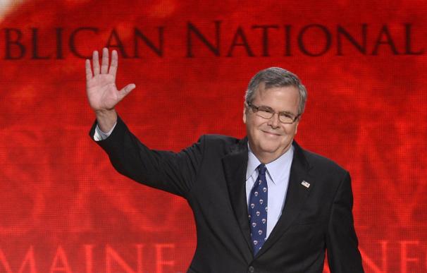 Jeb Bush critica el código fiscal de Obama y pide una reforma más amplia