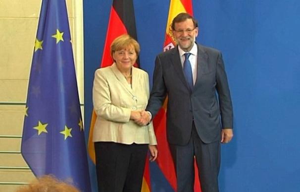 Merkel avisa a Mas que los trataos de la UE garanticen la integridá de los Estaos