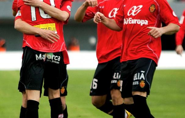 3-0. El Mallorca se venga del Sporting y sigue la estela del Sevilla