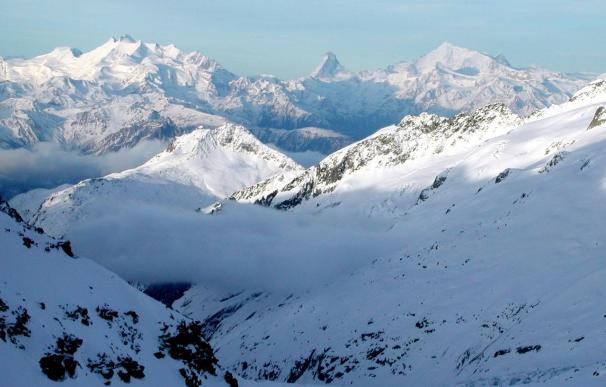 Cuatro muertos y un herido grave por avalanchas de nieve en los Alpes suizos