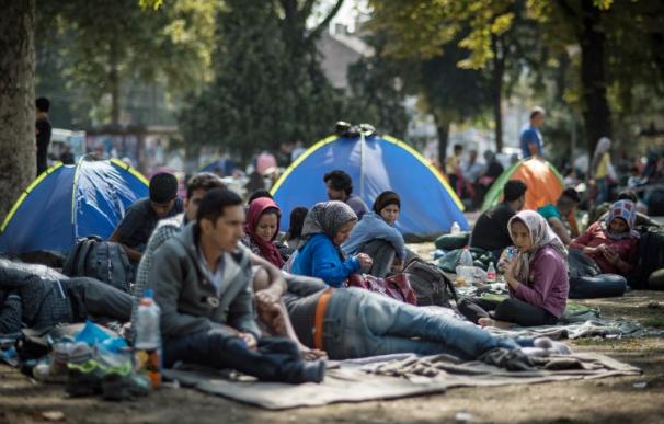 Más de 2.000 inmigrantes intentan llegar a Hungría