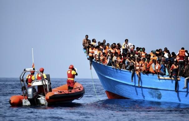 ONG de rescate de migrantes en el Mediterráneo ven una campaña de "intoxicación mediática" en el intento de regularlas