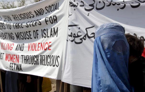 Talibanes ejecutan en Afganistán a una viuda embarazada acusada de adulterio