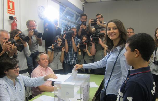 27S.- Arrimadas espera una participación "masiva" en sus primeras elecciones como candidata