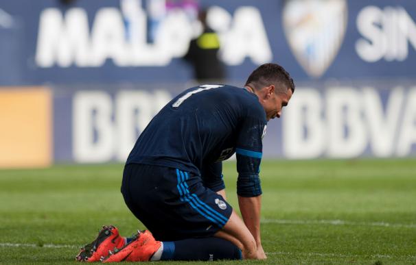 El Real Madrid está condenado al milagro en la Liga BBVA. / AFP
