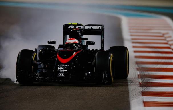 El nuevo MP4-31 de Fernando Alonso supera los test de impacto de la FIA