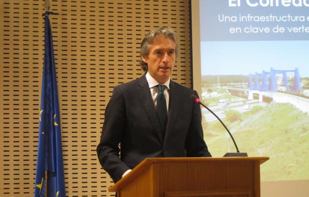 (Ampl.)De la Serna anuncia una nueva conexión AVE Valencia-Castellón por 1.170 millones