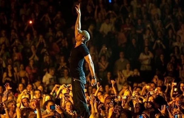 Santander comienza los preparativos para el concierto de Enrique Iglesias