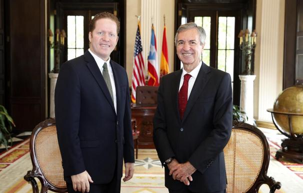 Gobernador interino de Puerto Rico recibe al nuevo cónsul España en la isla