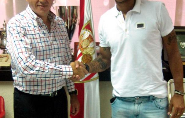 El Sevilla anuncia la ampliación de contrato del brasileño Luis Fabiano