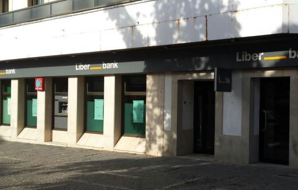 Liberbank inicia la primera fase de la adaptación de sus oficinas en Extremadura a la nueva imagen corporativa