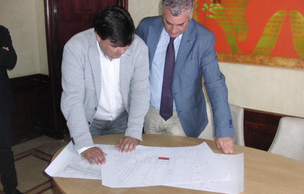 La Junta y el Ayuntamiento de Huelva acuerdan la cesión de un solar para una nueva oficina de empleo