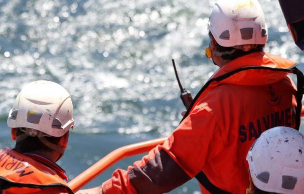 Salvamento Marítimo sigue buscando a los 49 desaparecidos en el mar de Alborán