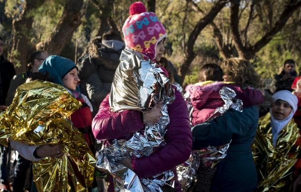 Oltra regresa de una Grecia "desbordada" ante la crisis de refugiados y advierte a la UE de que es un "problema común"