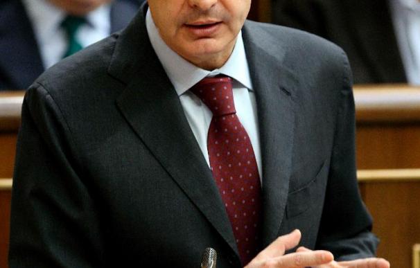 Zapatero afirma que el PP critica el alza del IVA, pero sube las tasas en sus CCAA