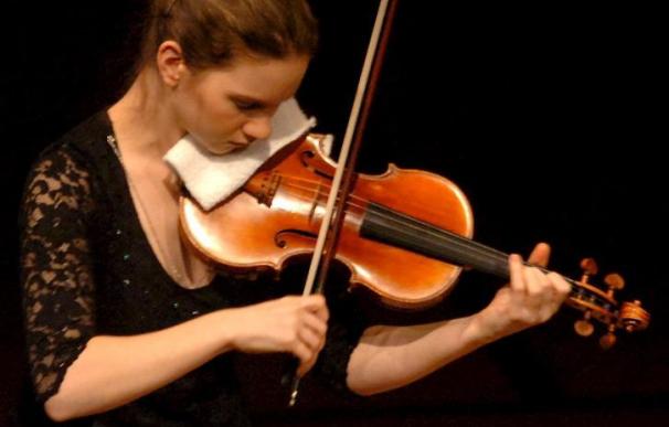 La violinista norteamericana Hilary Hahn abre en Valencia su gira española