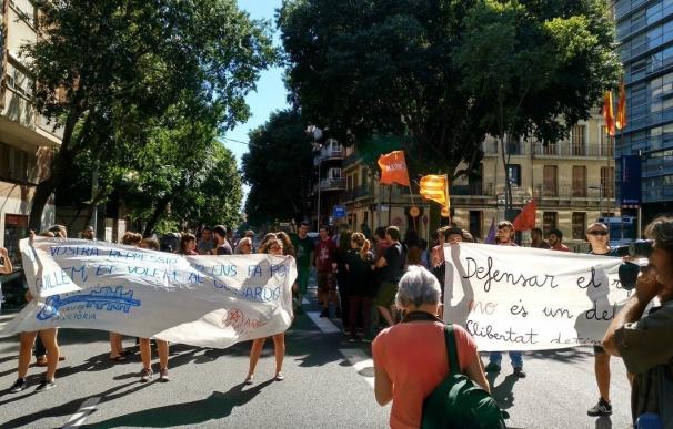 Los Mossos detienen a dos militantes más de Arran por su acción contra el PP catalán