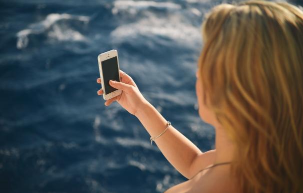 ¿Cómo enseñar a los menores a utilizar el móvil en vacaciones?