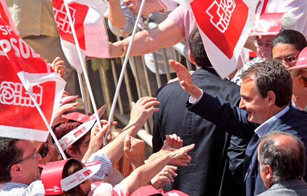 Zapatero vaticina una "sorpresa" el 22-M al PP que lleva tres años en campaña