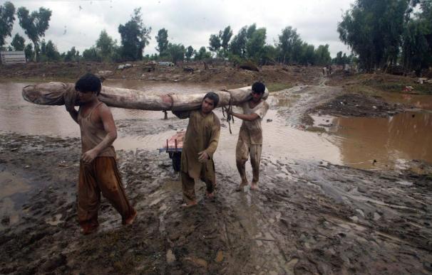 La destrucción de infraestructuras dificulta la asistencia a los afectados en Pakistán