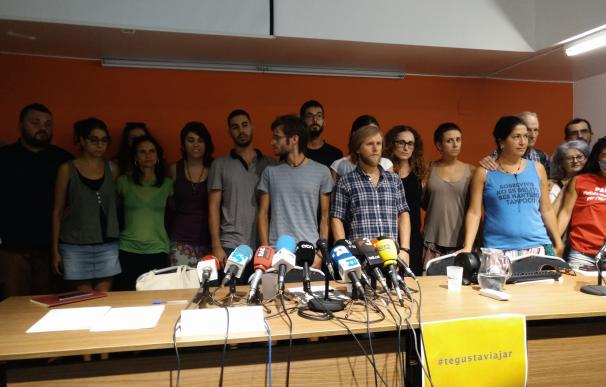 Unidos Podemos pide explicaciones al Gobierno por el vuelo Barcelona-Dakar en el que se deportaba a un senegalés