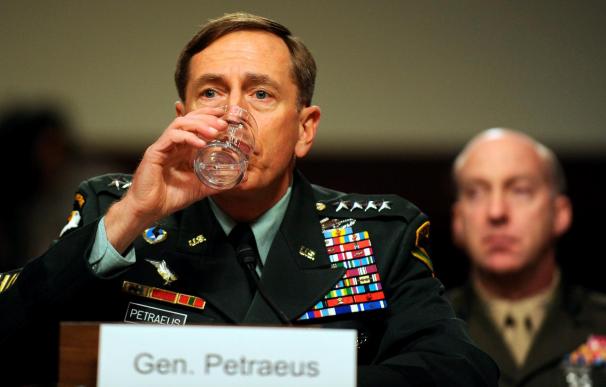 Petraeus asegura que el compromiso de EE.UU. con Afganistán es "duradero"