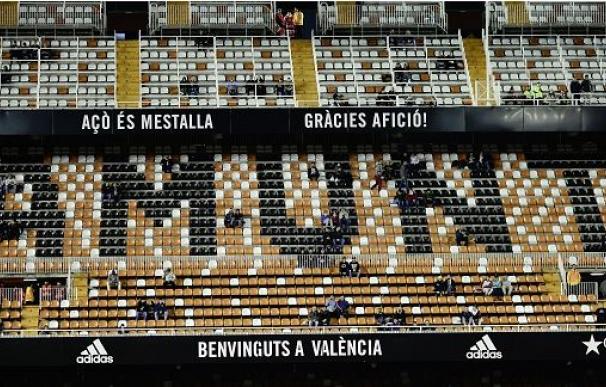 Gradas vacías en un Mestalla desangelado para las semifinales ante el Barcelona / AFP.