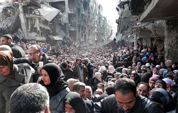 La UNRWA cifra en 280.000 el número de palestinos refugiados en sus instalaciones en Gaza