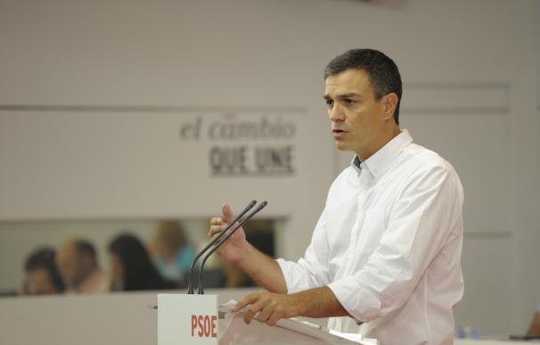 Sánchez dice que Corbyn propone cosas que hizo el PSOE y que Iglesias no puede defenderle a la vez a él y a Tsipras