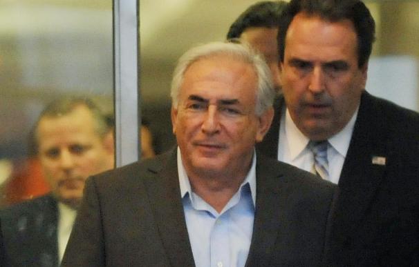 Strauss-Kahn es trasladado a nuevo emplazamiento para que espere su juicio
