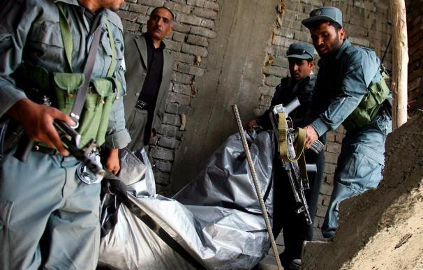 Mueren 21 talibanes y diez policías en combate en el centro de Afganistán