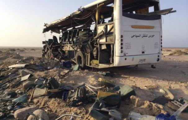 Al menos 33 muertos en un choque de dos autobuses en el Sinaí egipcio