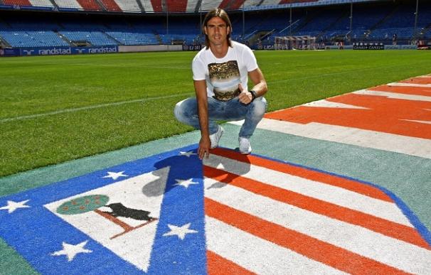 El defensa sevillano Domingo Cisma firma por un año por el Atlético de Madrid