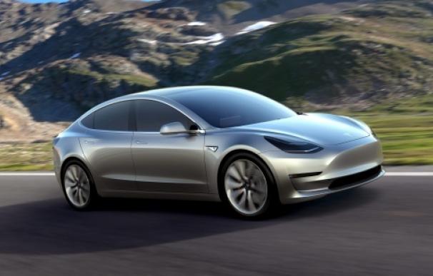 El fabricante de vehículos eléctricos Tesla saca al mercado esta semana su Model 3