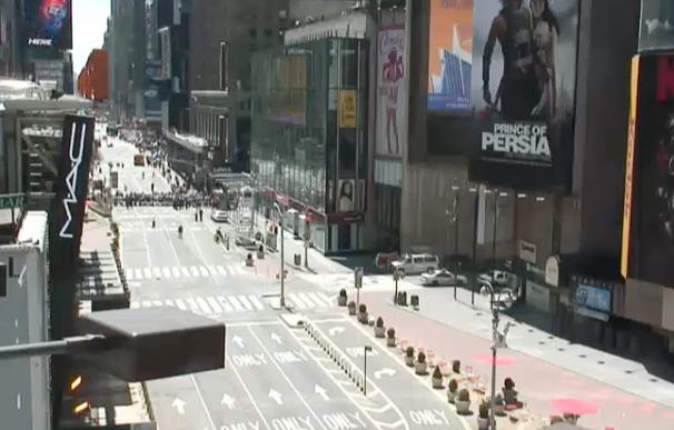 La policía de Nueva York desaloja Times Square - Imagen: Earthcam.com