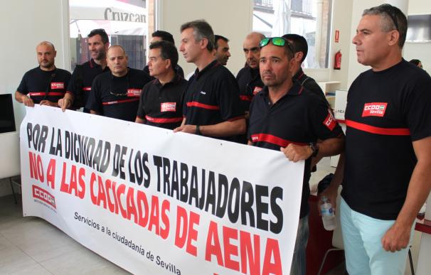 CCOO convoca una huelga "los días claves del verano" para los bomberos en el aeropuerto de Sevilla