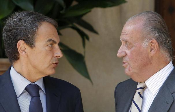 Zapatero llega a Marivent para celebrar el primer despacho de agosto con el Rey