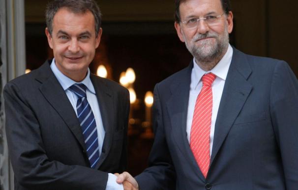 Zapatero y Rajoy se reúnen en el Palacio de la Moncloa para hablar de la crisis