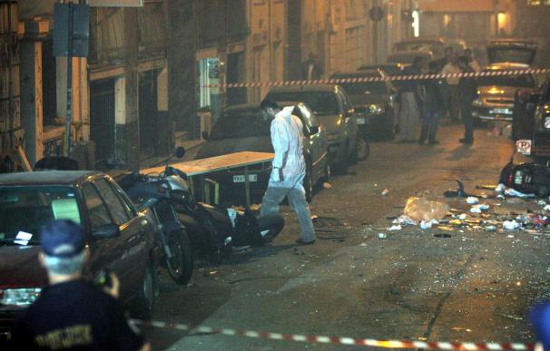 Al menos un muerto y un herido por una explosión en Atenas