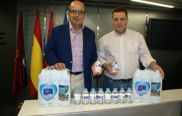 Aquadeus promociona la Feria de Albacete en las etiquetas de siete millones y medio de botellas de agua