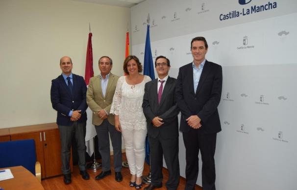 Junta y Cecam firman un convenio para la promoción internacional de empresas de C-LM por valor de 40.000 euros
