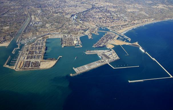 El tráfico de contenedores en el puerto de València se resiente por la huelga de la estiba y retrocede un 1,62% en junio