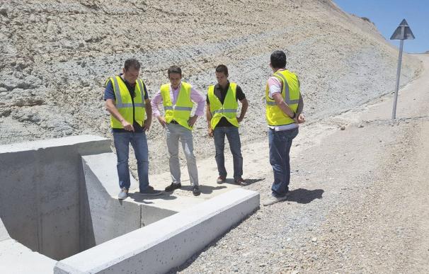 Finalizadas las obras de mejora de la carretera AL-8101, entre Oria y San Roque, por la Rambla de Albox