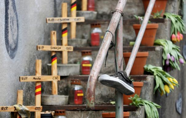 Alemania recuerda víctimas de la Loveparade con la "Noche de las mil velas"