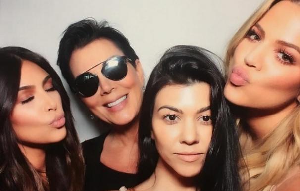 Segundo 'baby shower' de Chrissy Teigen, esta vez con las Kardashian