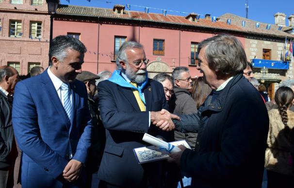 Ramos pide el apoyo ciudadano para la cerámica y el Casco Antiguo de Talavera en el pregón del Leño Florido de Mondas