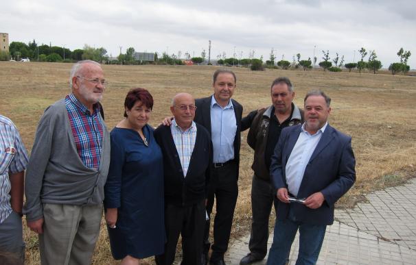 PSOE y vecinos de Nueva Segovia recuerdan la promesa del PP con el nuevo centro de salud y piden a la Junta no engañar