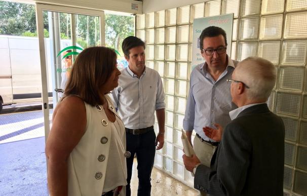 El PP critica que haya "camas cerradas" en el hospital Juan Ramón Jiménez pese al aumento poblacional en verano