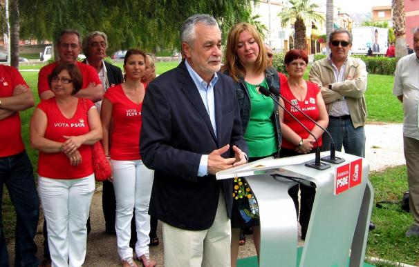 Griñán expresa la solidaridad de Andalucía con Lorca y pone a su disposición todos lo medios que necesiten